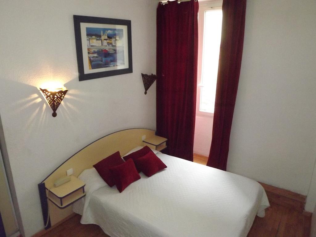 Hotel Univers Bastia  Bagian luar foto