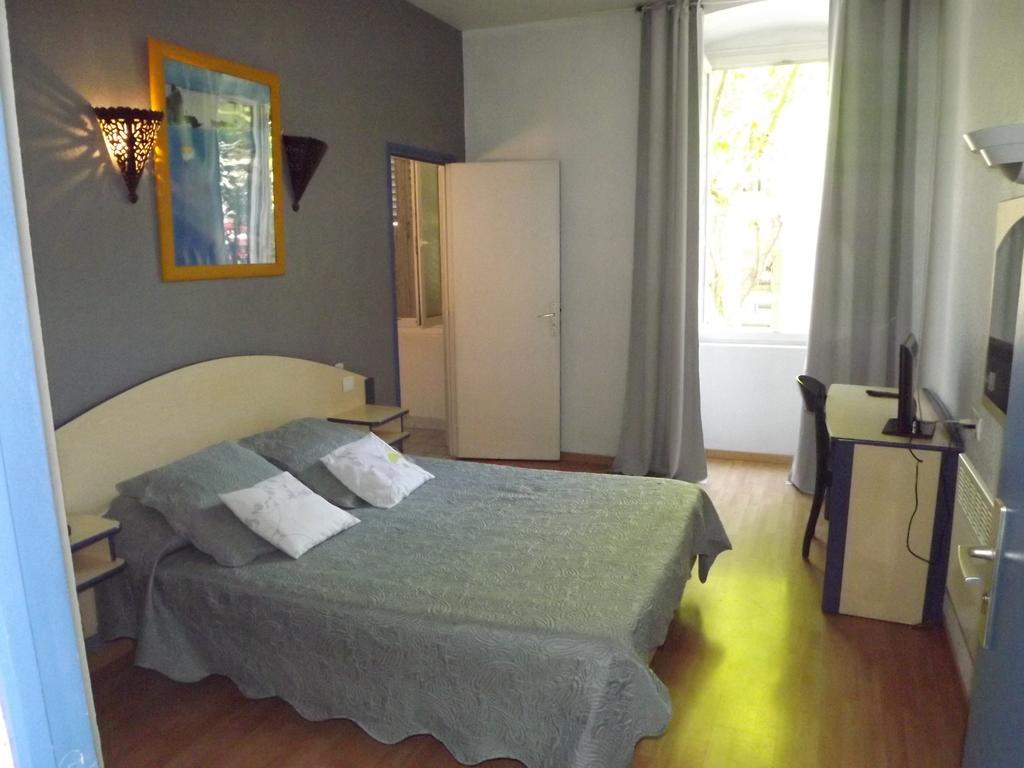 Hotel Univers Bastia  Bagian luar foto