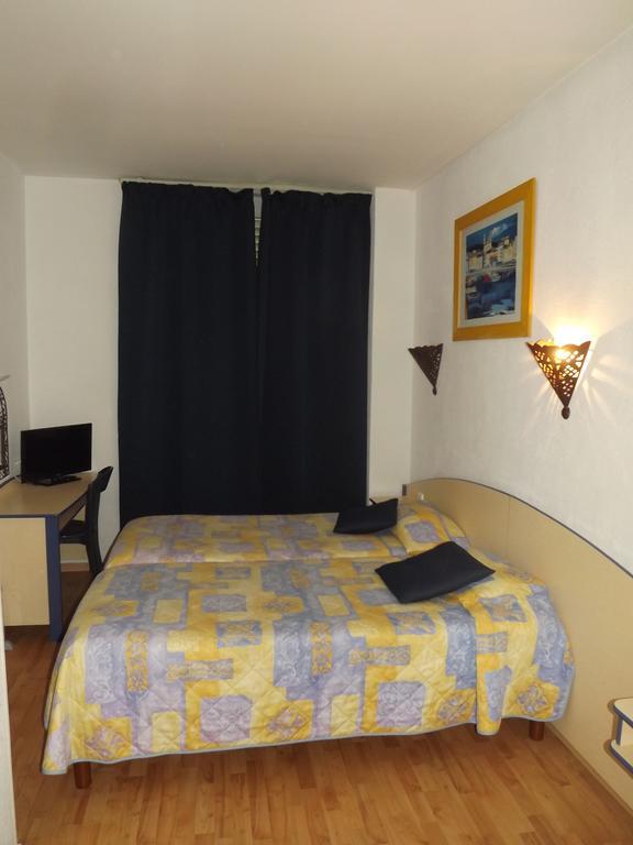 Hotel Univers Bastia  Bagian luar foto